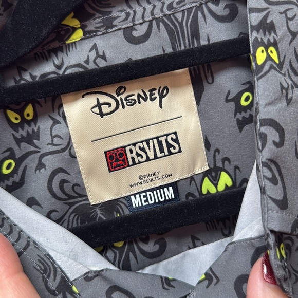 NWT Disney RSVLTS Haunted Mansion “Wall Creeps” shirt - Picture 3 of 7